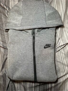 Nike Tech Fleece Women’s Small Full Zip Hoodie Grey Black Athletic Jacket